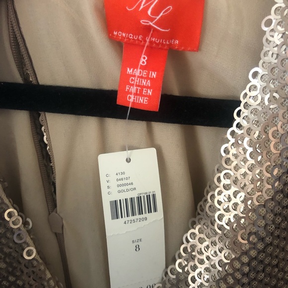 Monique Lhuillier Ruffle Hem Short Sleeve Dress - Picture 11 of 12